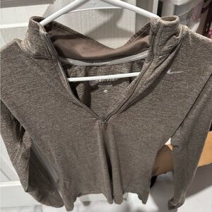 Nike stretch athletic pullover